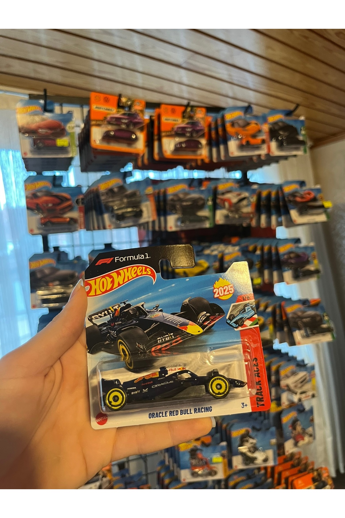 مدل خودرو مسابقه اوراکل ردبول هات ویلز اورجینال HOT WHEELS