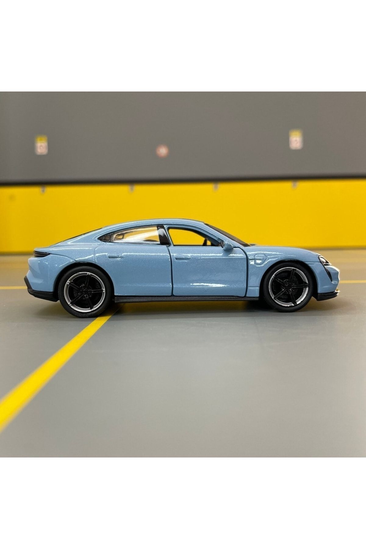 مدل خودرو PORSCHE TAYCAN TURBO S 1 36 SCALE DIECAST METAL MODEL CAR TOY اورجینال Genel Markalar