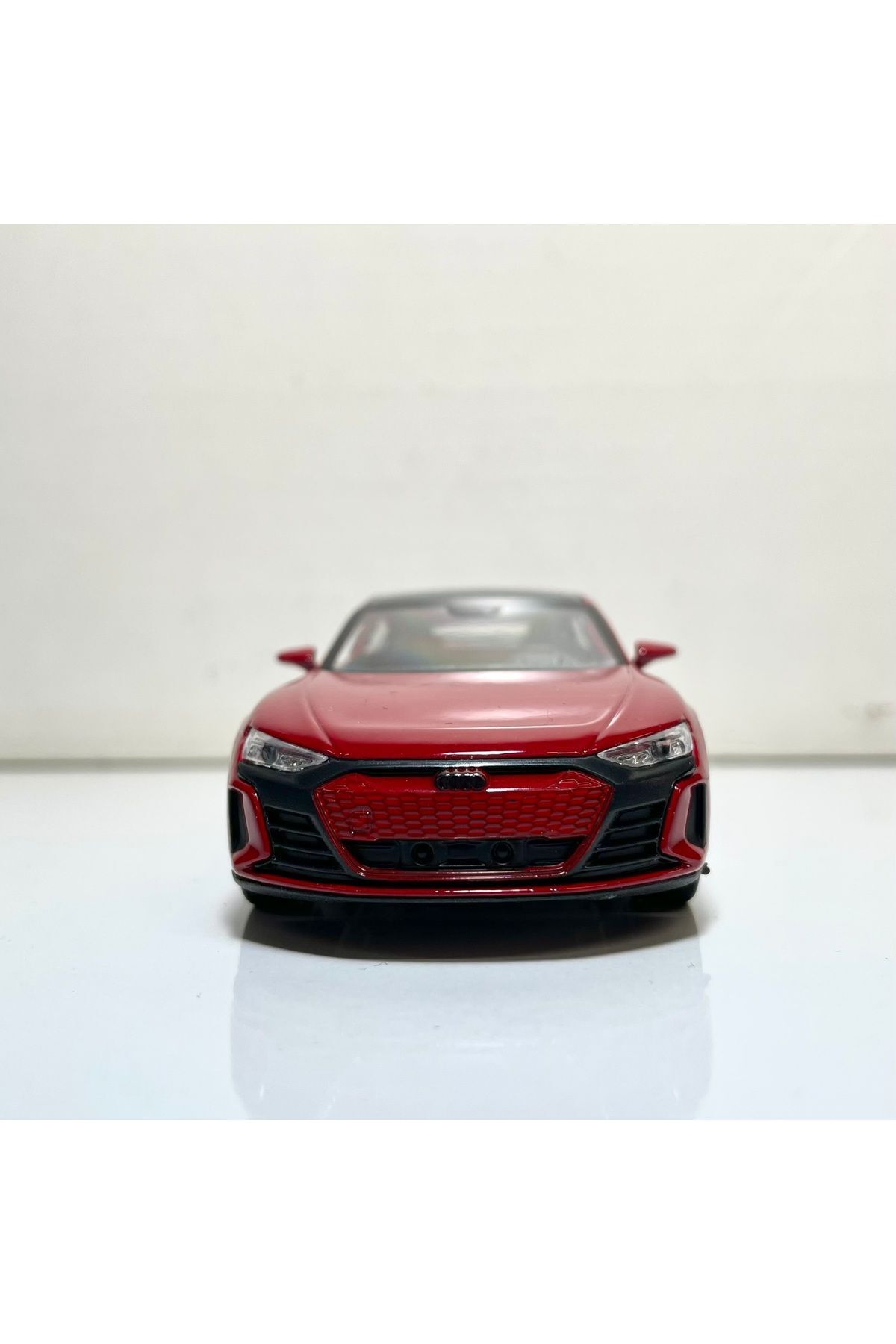 مدل خودرو AUDI RS E TRON GT 1 36 SCALE WELLY DIECAST METAL MODEL CAR TOY اورجینال WELLY