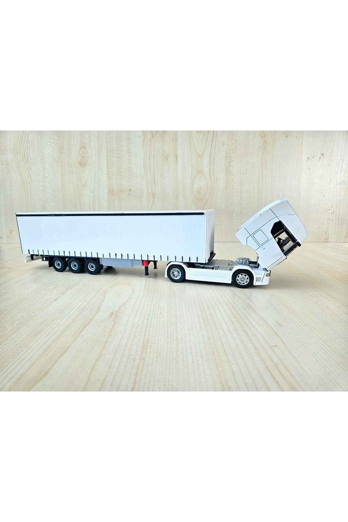 مدل خودرو کامیون SCANIA 770S به طول 33 سانتی متر در مقیاس 1 50 سفید نام شرکت را می توان نوشت اورجینال Maket