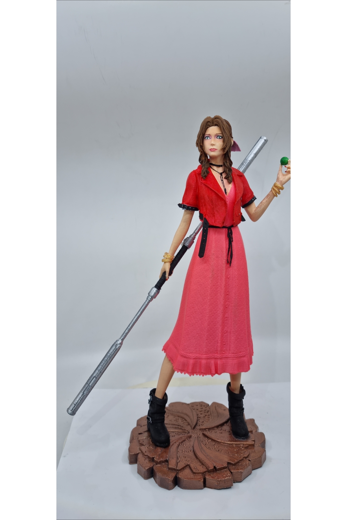 فیگور FINAL FANTASY AERITH GAINSBOROUGH 30 ​​سانتی متر HANART
