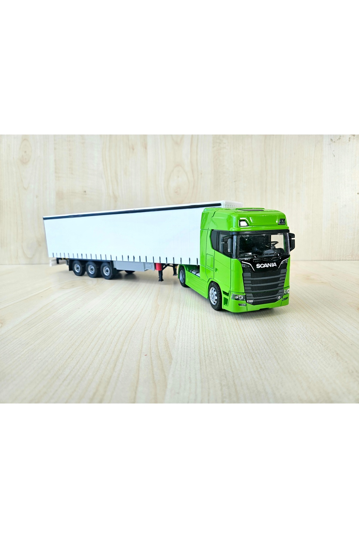 مدل خودرو SCANIA 770S TRUCK MODEL سبز رنگ 1 50 طول 33 سانتی متر نام شرکت را می توان نوشت اورجینال Maket