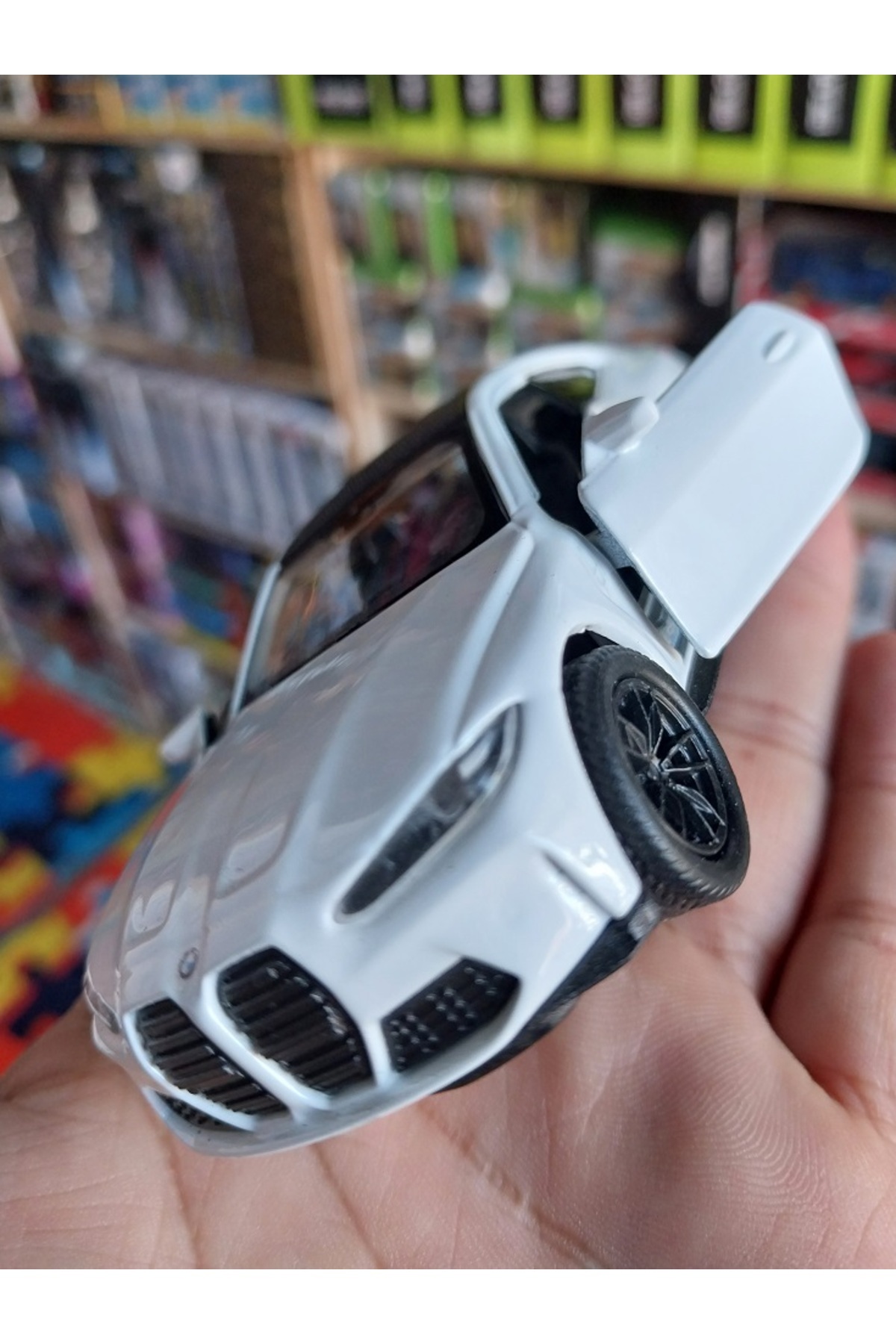 مدل خودرو BMW M4 NEW 2022 CASE 1.36 DIECAST ORIGINAL METAL CAR PULLBACK DOORS OPEN WHITE از ترکیه OYUNCAKSAHİLİ