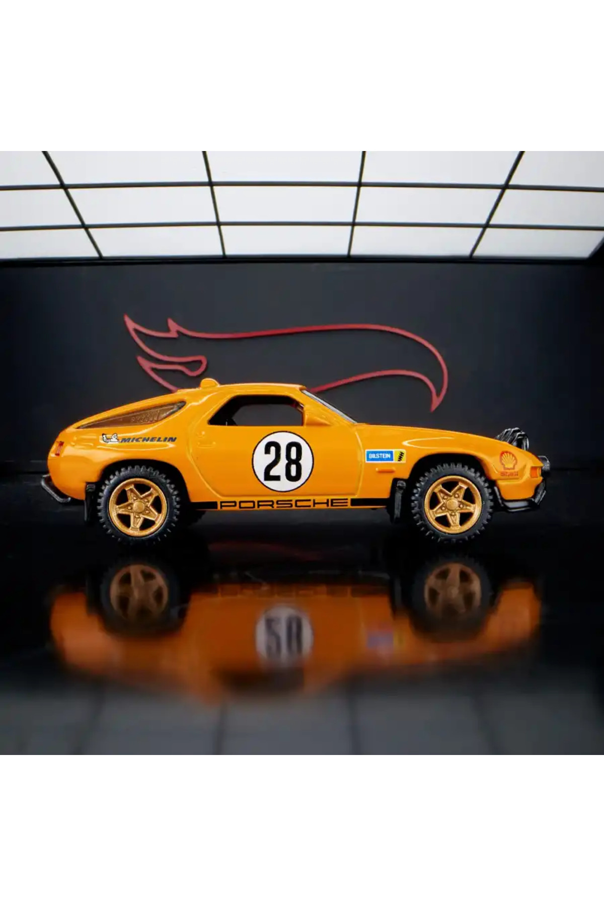 ماشین اسباب بازی الیت 64 پورشه 928 سافاری از ترکیه HOT WHEELS