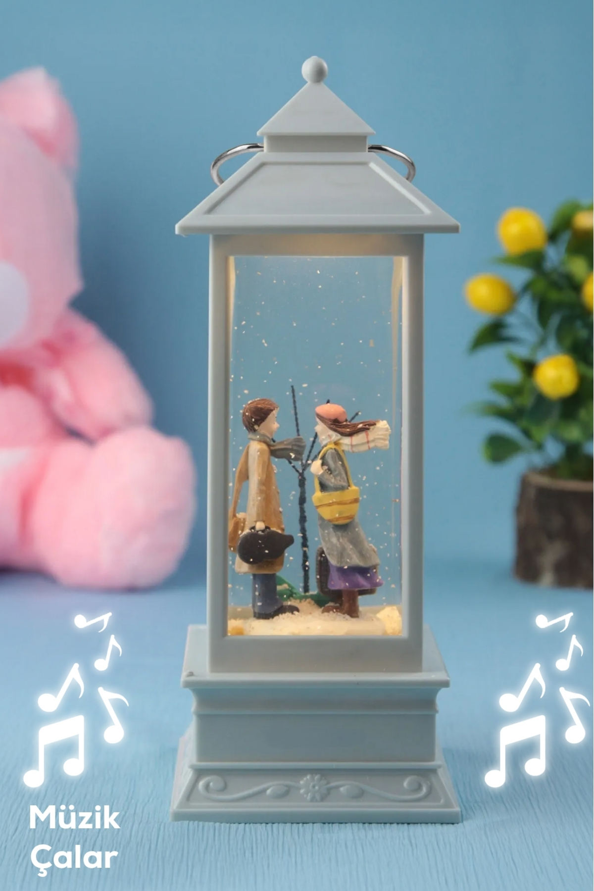 گوی برفی WINTER TALE مدل SNOW GLOBE شمعدان پاشیده شده در سایز بزرگ لامپ تزئینی موزیکال روشنایی با باتری از ترکیه TrendHediye
