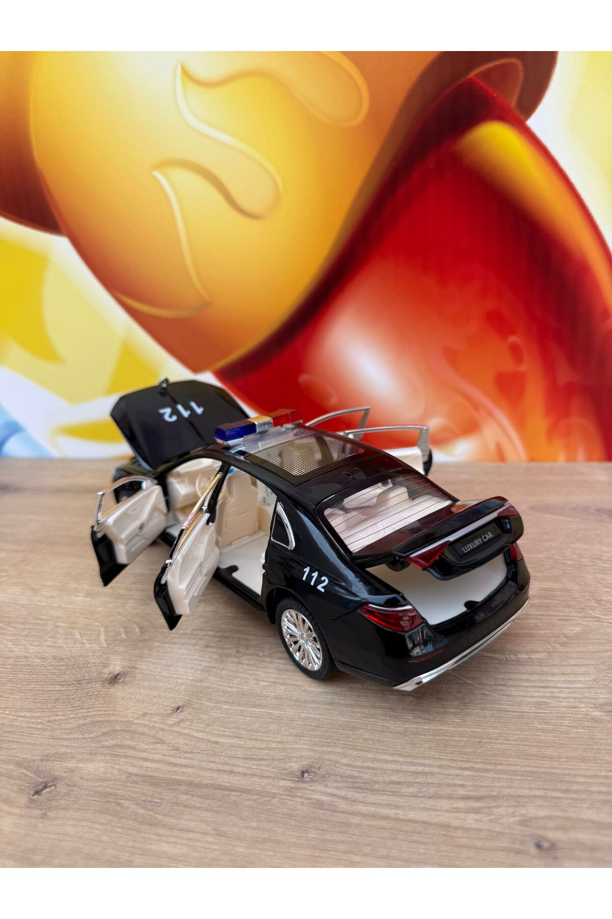 مدل خودرو مرسدس بنز مایباخ S680 پلیس DIECAST 1:24 ماشین فلزی سایز بزرگ با چراغ باز شدن در صندوق عقب اورجینال scntoys