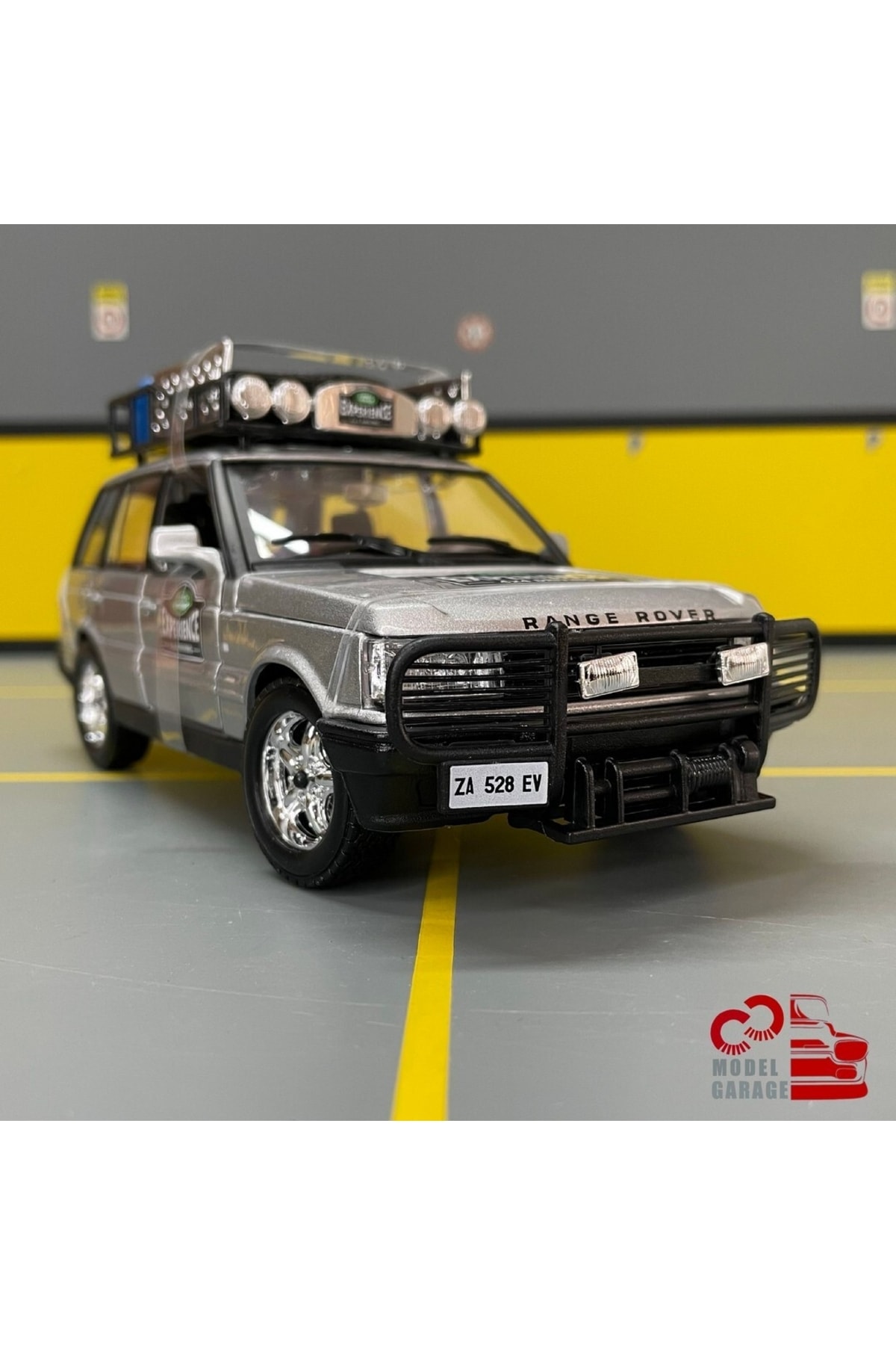 مدل خودرو RANGE ROVER 1 24 SCALE C&amp;C MODEL GARAGE DIECAST METAL CAR اورجینال Burago