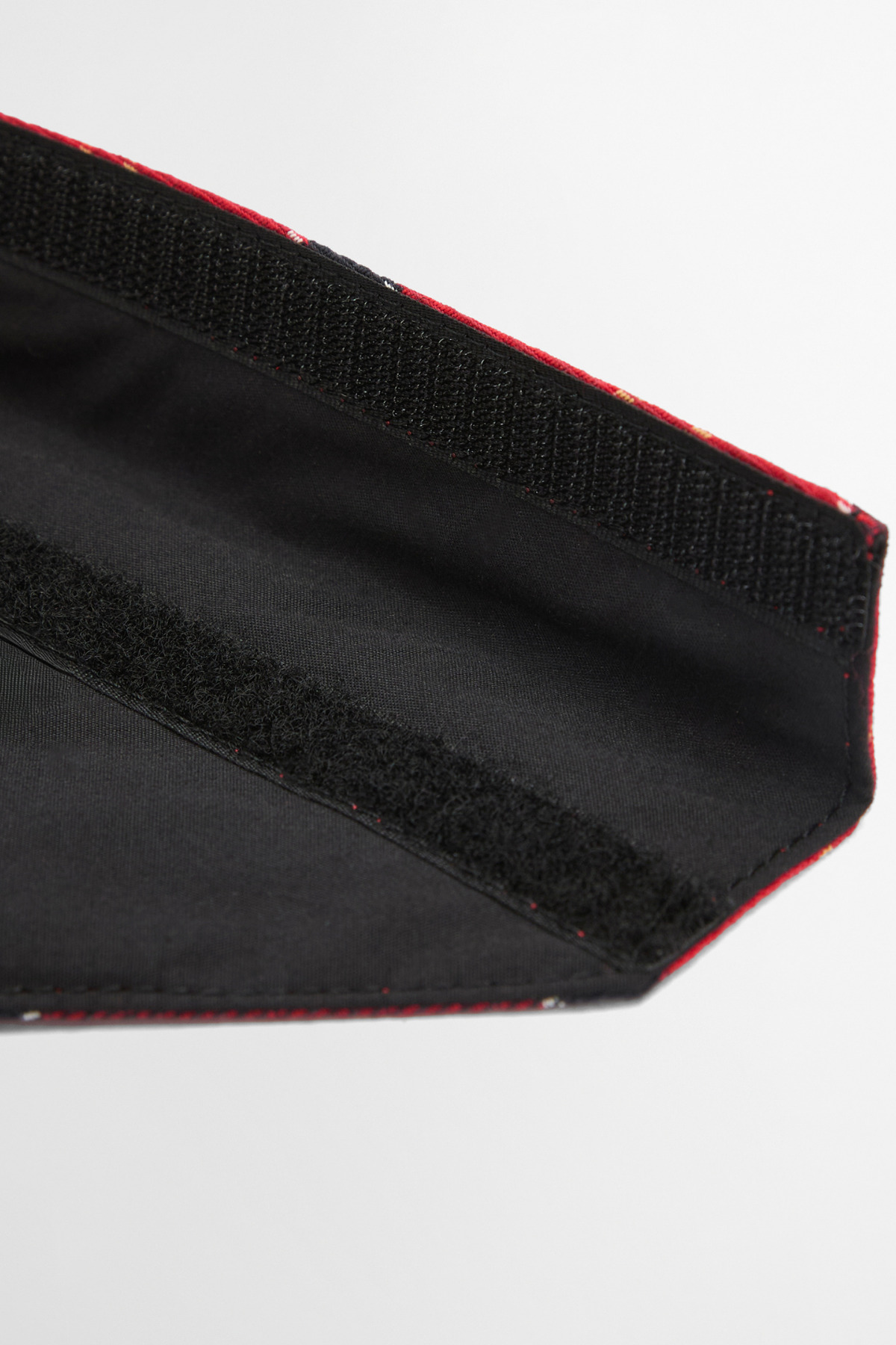 دستمال گردن سگ بربور Barbour، طرح تارتان قرمز کاردینال، مدل TN94، کد DAC0013-0604