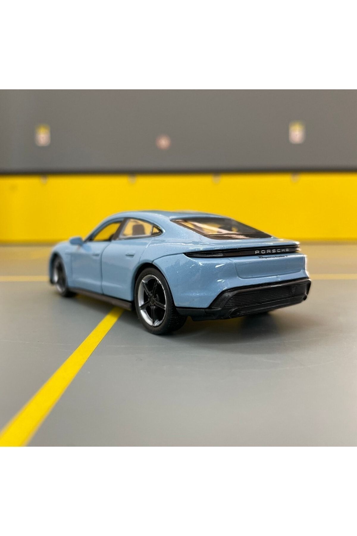 مدل خودرو PORSCHE TAYCAN TURBO S 1 36 SCALE DIECAST METAL MODEL CAR TOY اورجینال Genel Markalar