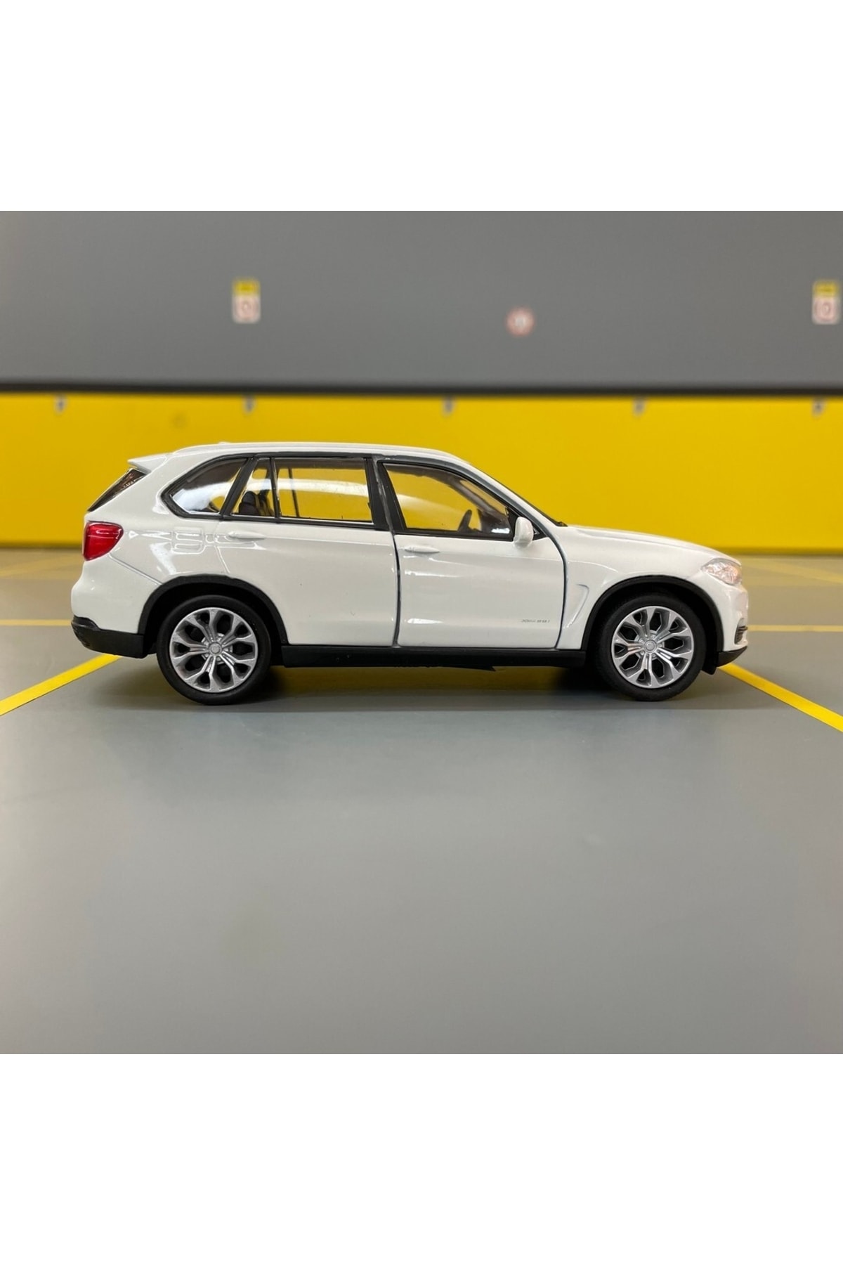 مدل خودرو BMW X5 1 36 SCALE DIECAST METAL MODEL CAR PULL DROP TOY اورجینال WELLY