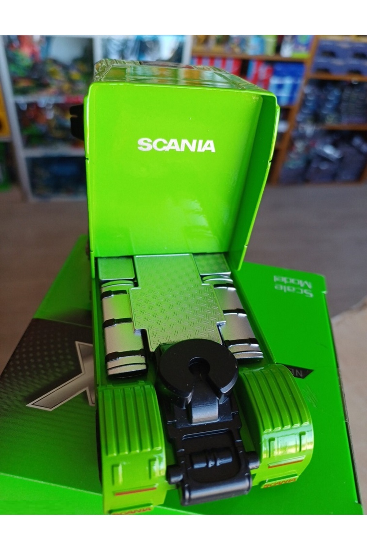 مدل خودرو سر کامیون فلزی SCANIA V8 R73 با بازشو به جلو 1.64 DIECAST GREEN اورجینال Oyuncak Evi