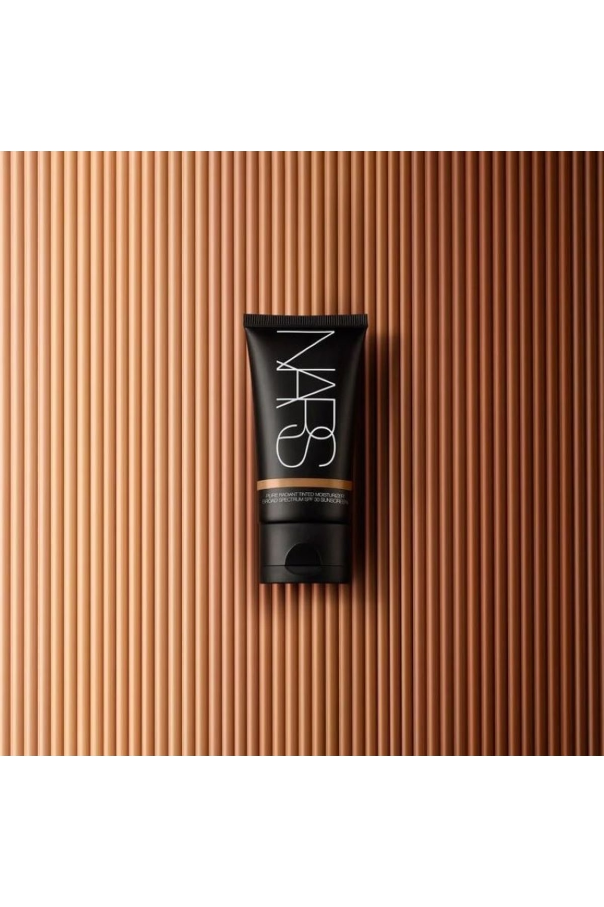 Nars Nars مرطوب کننده رنگی Pure Radıant Tinted حاوی Spf 30 و ویتامین C رنگ Shooting910 روشن 50میل