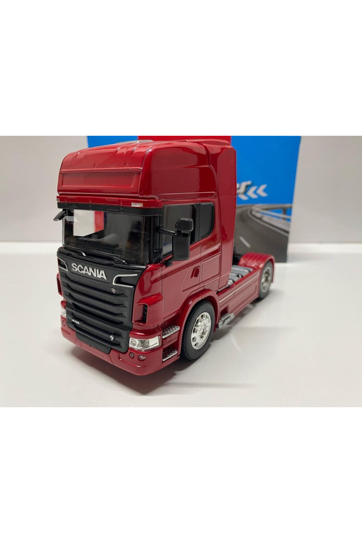 مدل خودرو کامیون فلزی تک محور SCANIA V8 R730 با نام تجاری WELLY 1.32 SCALE اورجینال WELLY
