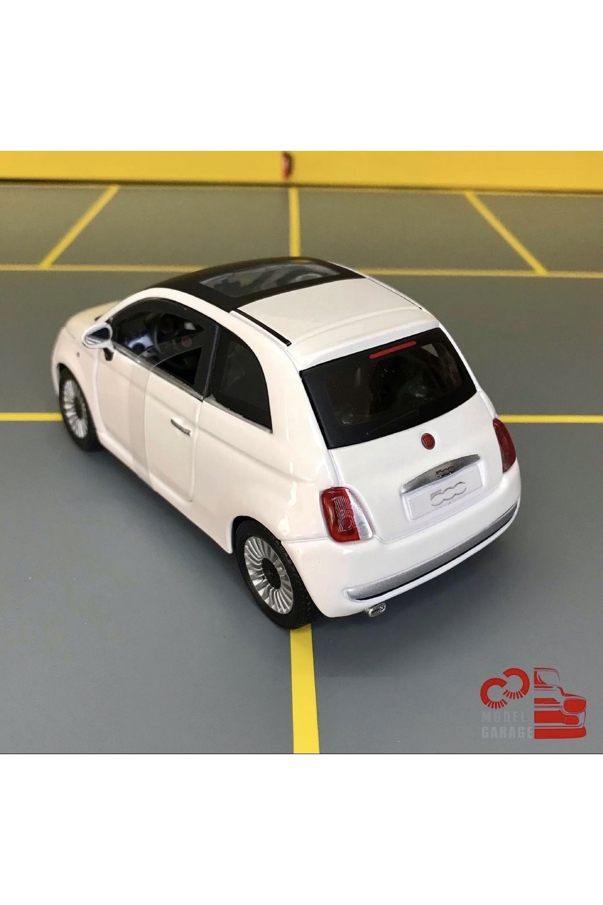 مدل خودرو FIAT 500 2007 1 24 SCALE DIECAST METAL CAR اورجینال Burago