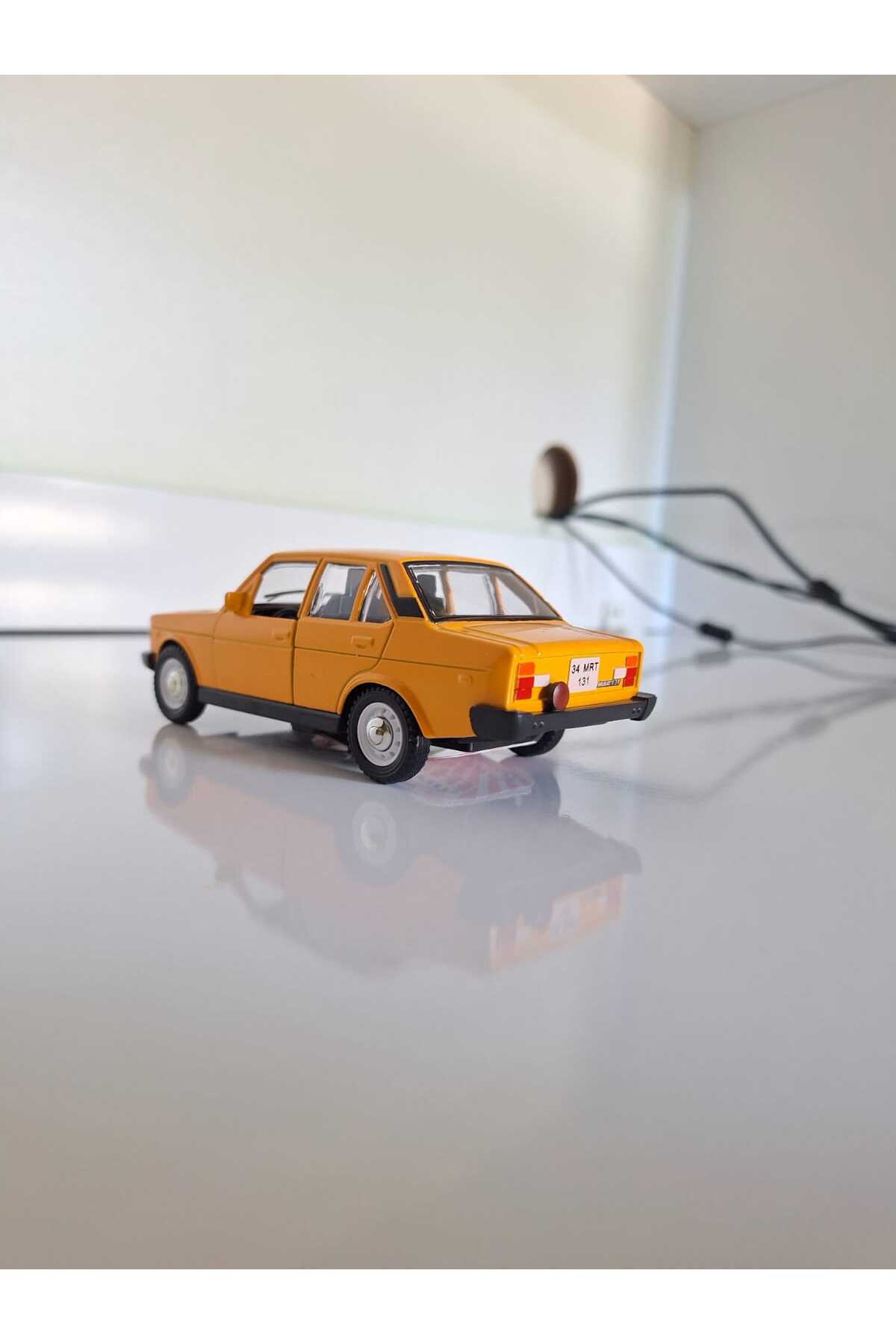 ماشین اسباب بازی وسیله نقلیه فلزی MURAT 131 هات ویلز اورجینال HOT WHEELS