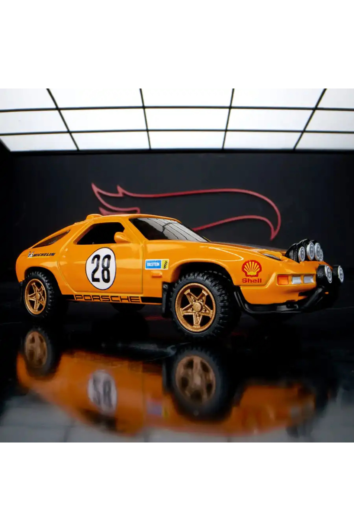 ماشین اسباب بازی الیت 64 پورشه 928 سافاری از ترکیه HOT WHEELS