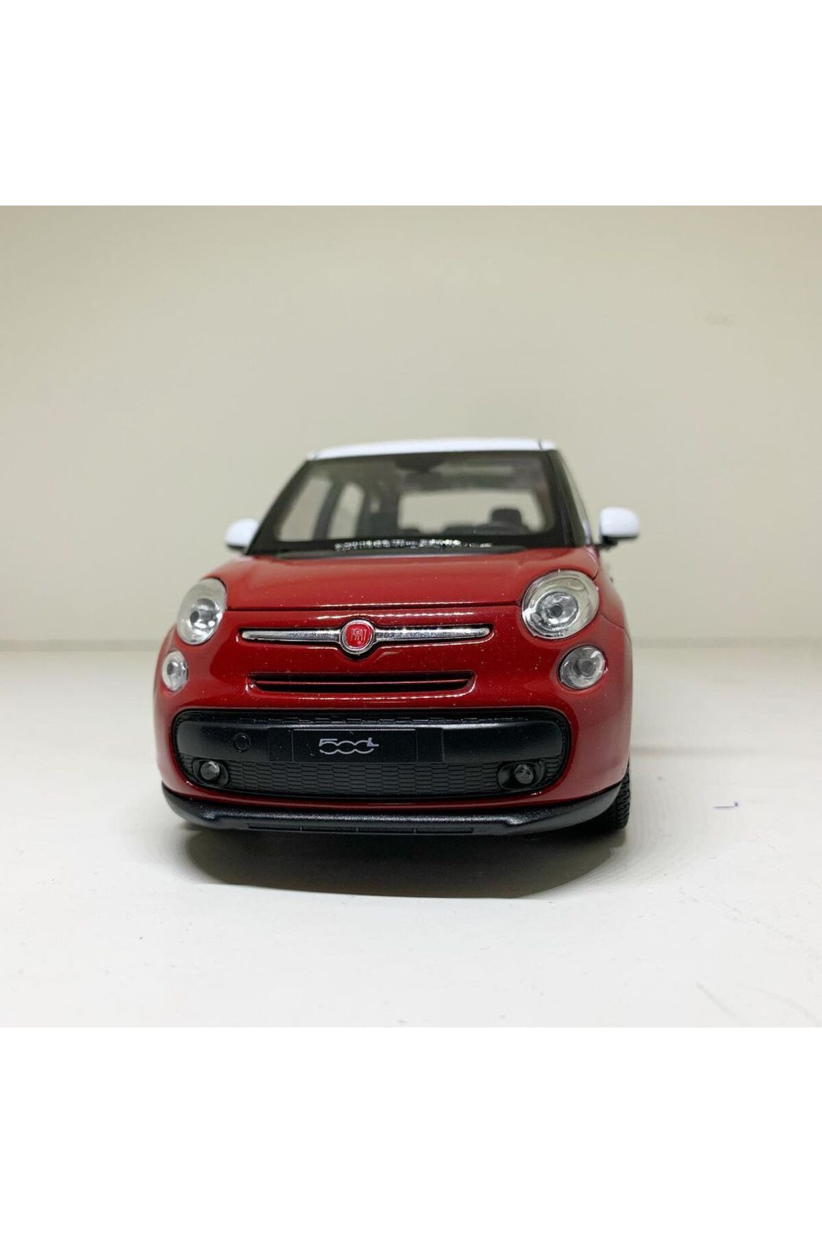 مدل خودرو ماشین فلزی DIECAST 1.24 SCALE WELLY دارای مجوز فیات 500L قرمز رنگ اورجینال WELLY
