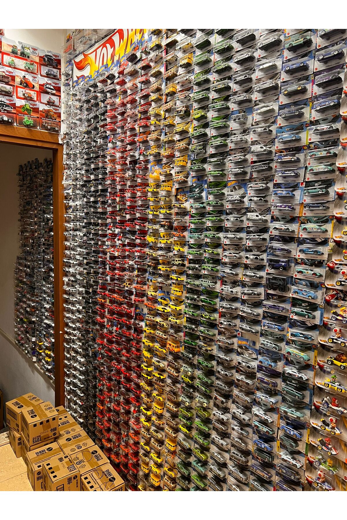 ماشین اسباب بازی های آهنی HOT WHEELS TOY بسته 3 عددی مدل جداگانه ارسال می شود از ترکیه HOT WHEELS