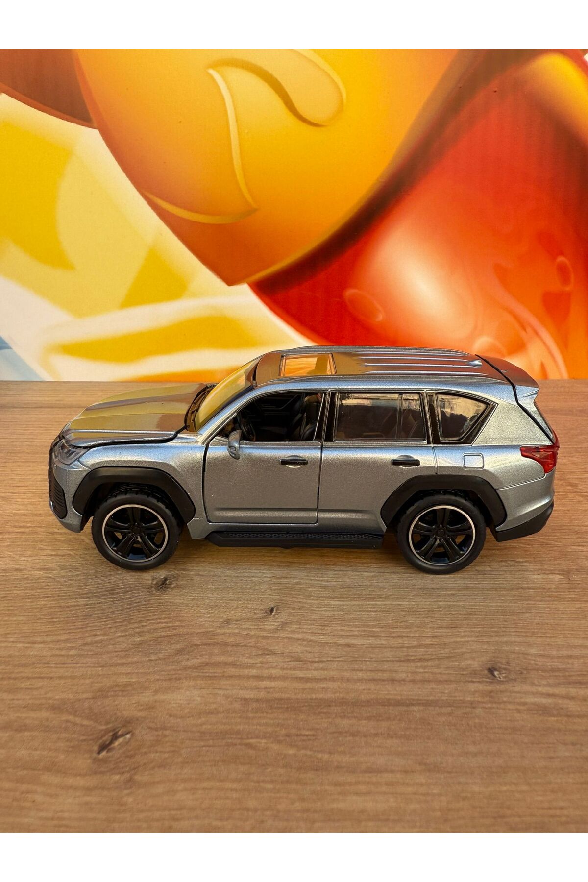 مدل خودرو لکسوس JEEP DIECAST CAR SMOKED DESERT LEXUS 570 MODEL درهای باز شونده با صدا و نور اورجینال scntoys