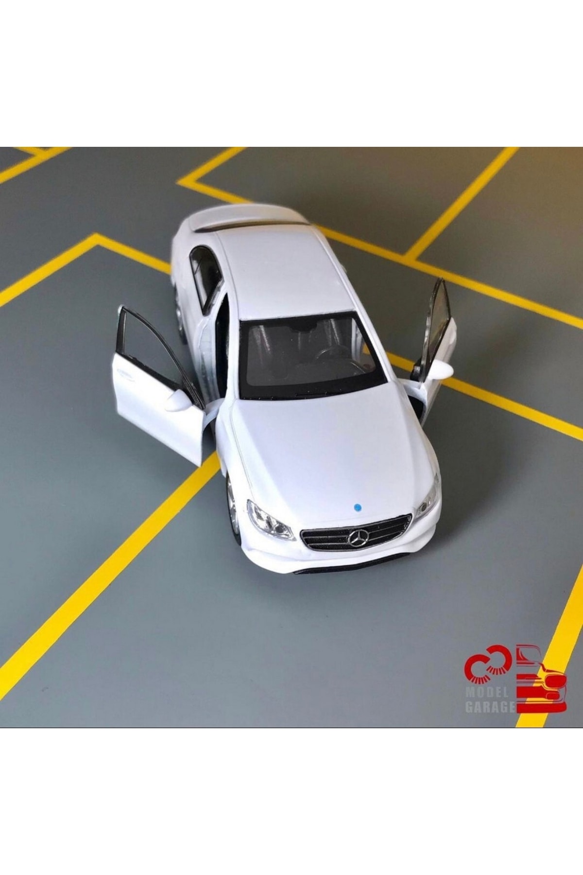 مدل خودرو مرسدس بنز E CLASS 1 36 SCALE C&amp;C MODEL GARAGE PULL DROP DIECAST CAR TOY اورجینال WELLY