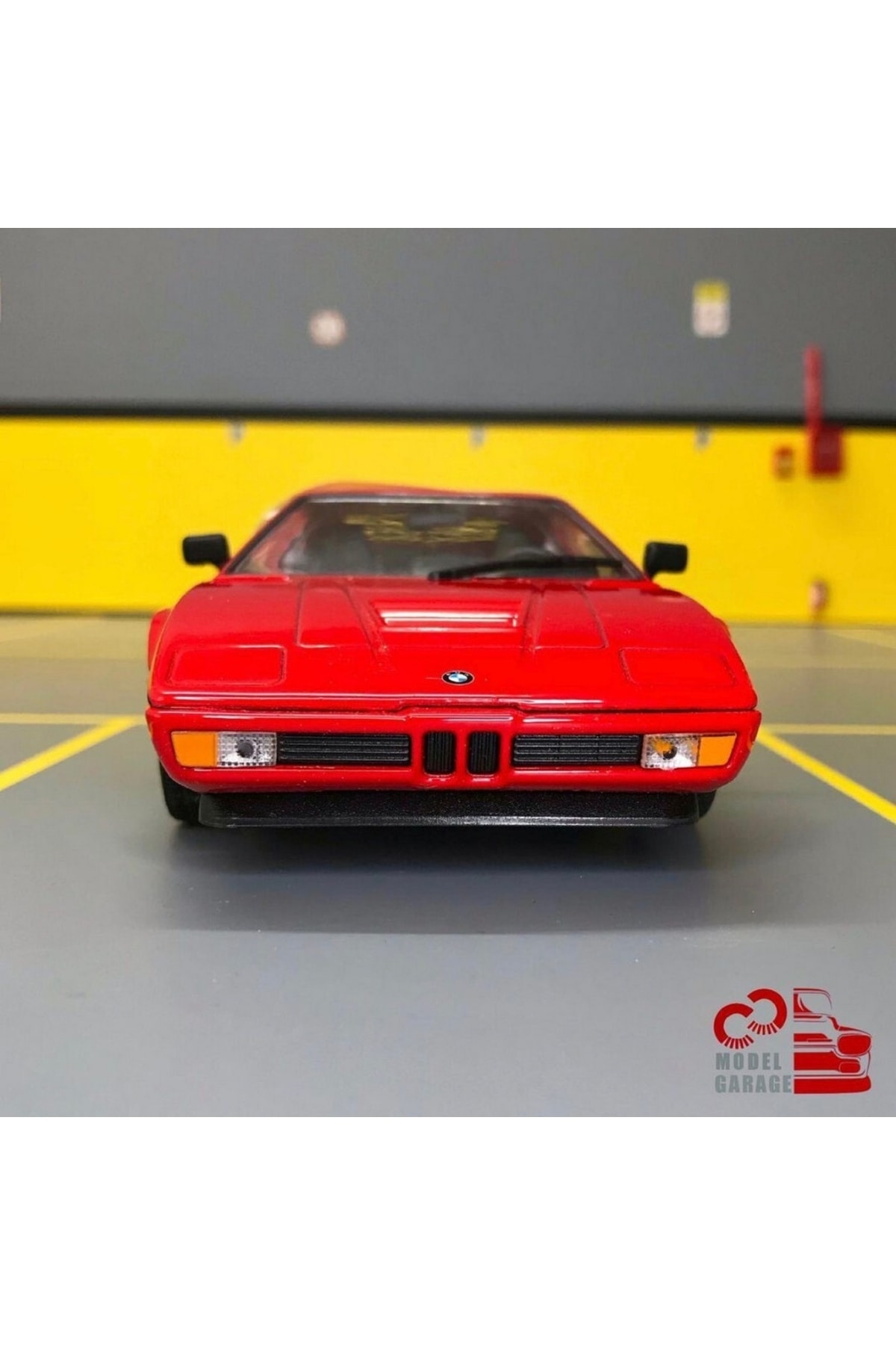 مدل خودرو BMW M1 1 24 SCALE C&amp;C MODEL GARAGE DIECAST METAL CAR اورجینال WELLY