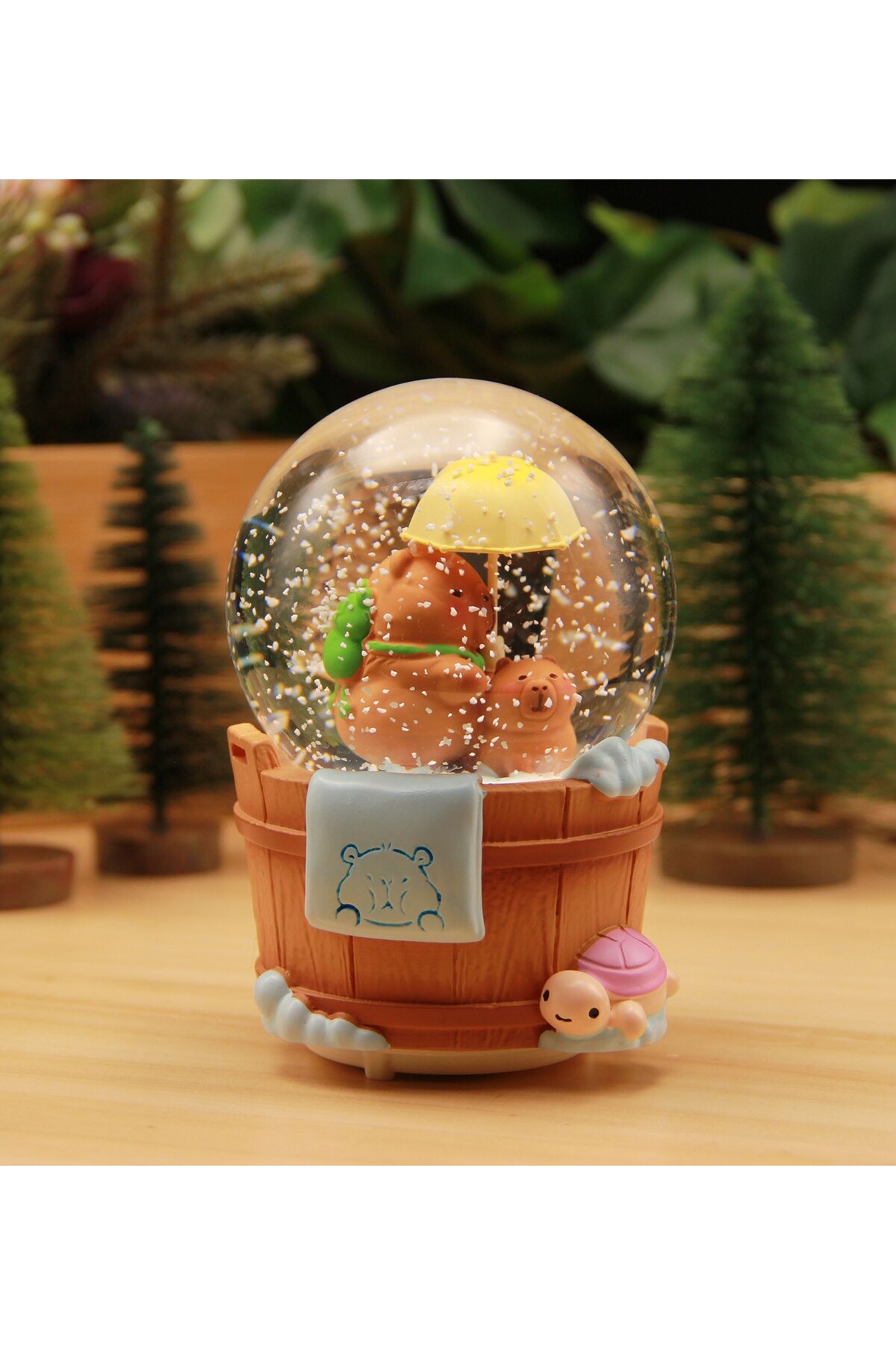 گوی برفی CAPYBARA SNOW GLOBE با نور و موسیقی در اندازه بزرگ A از ترکیه HEDİYEBİZİZ