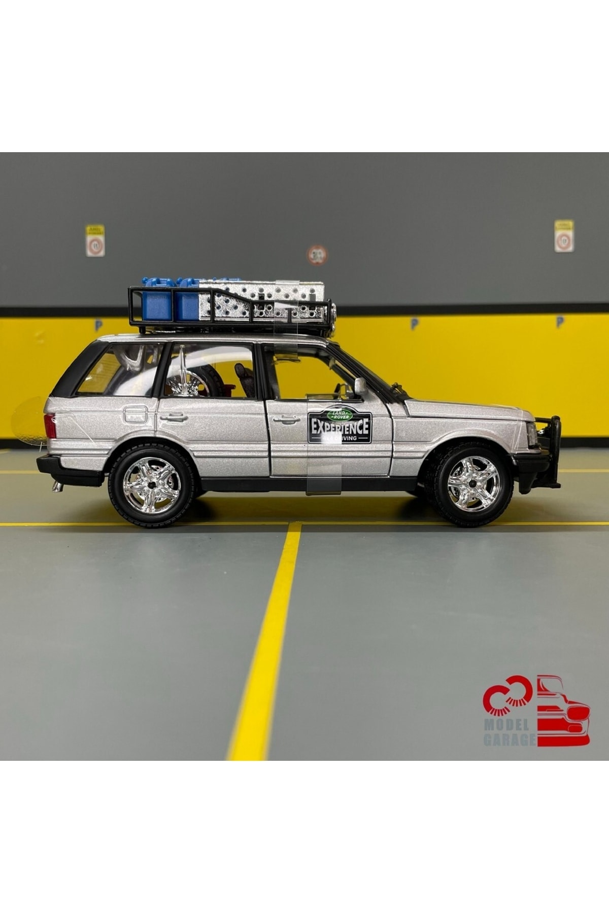 مدل خودرو RANGE ROVER 1 24 SCALE C&amp;C MODEL GARAGE DIECAST METAL CAR اورجینال Burago