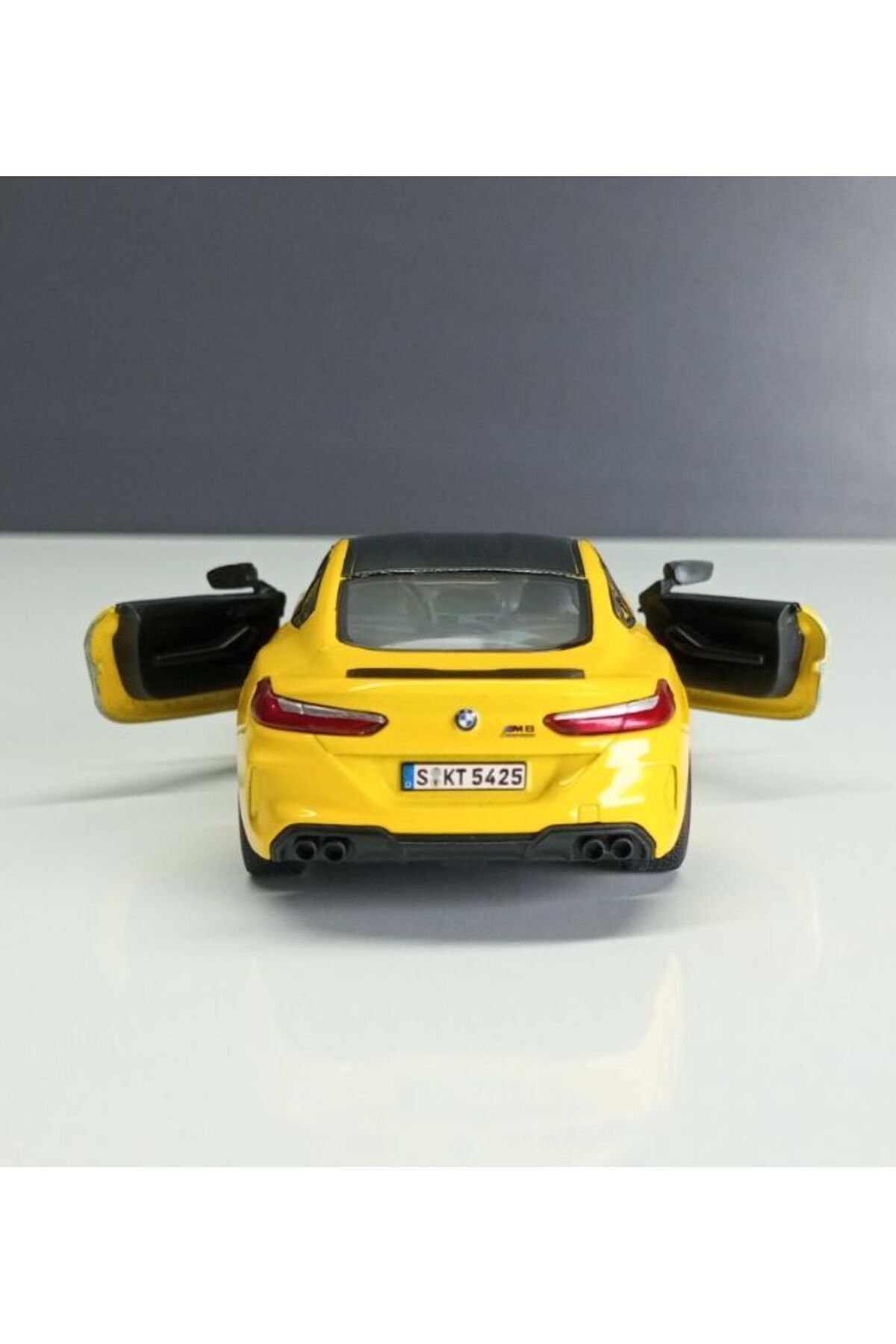 مدل خودرو 1:38 BMW M8 COMPETITION کوپه زرد اورجینال Kinsmart