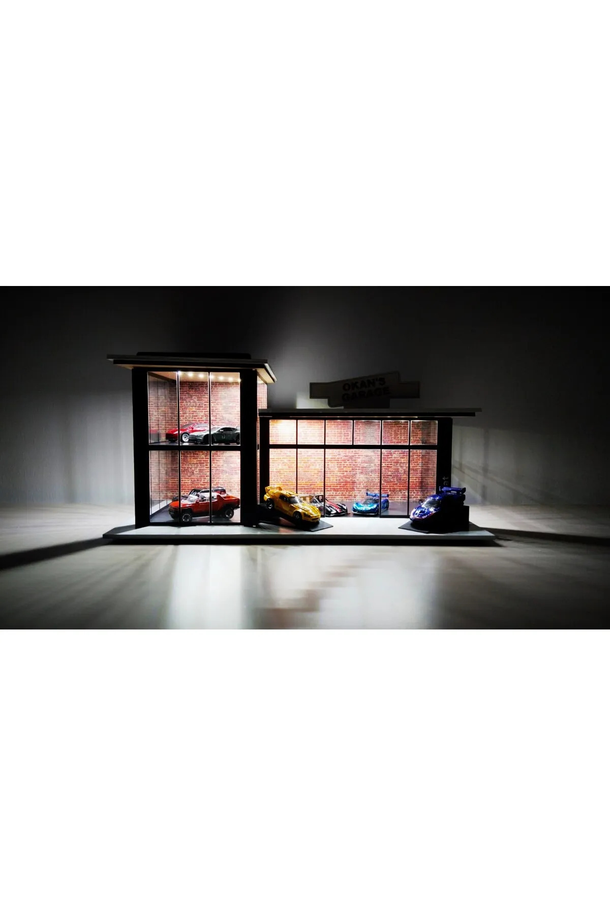 ماشین اسباب بازی لوکس 2 گالری LED DIECAST DIORAMA 1:64 هات ویلز اورجینال HOT WHEELS