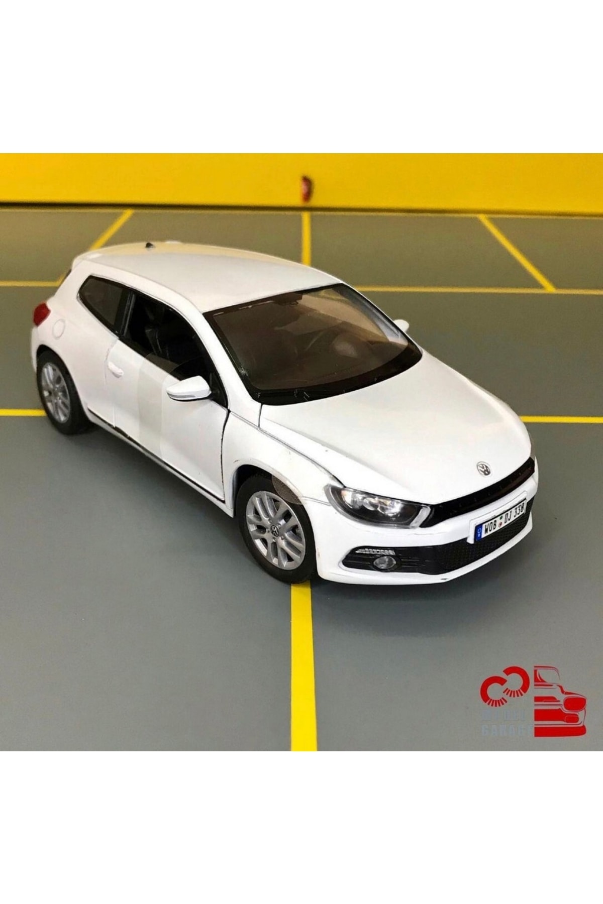 مدل خودرو VOLKSWAGEN SCIROCCO 1 24 SCALE C&amp;C MODEL GARAGE DIECAST METAL اورجینال WELLY
