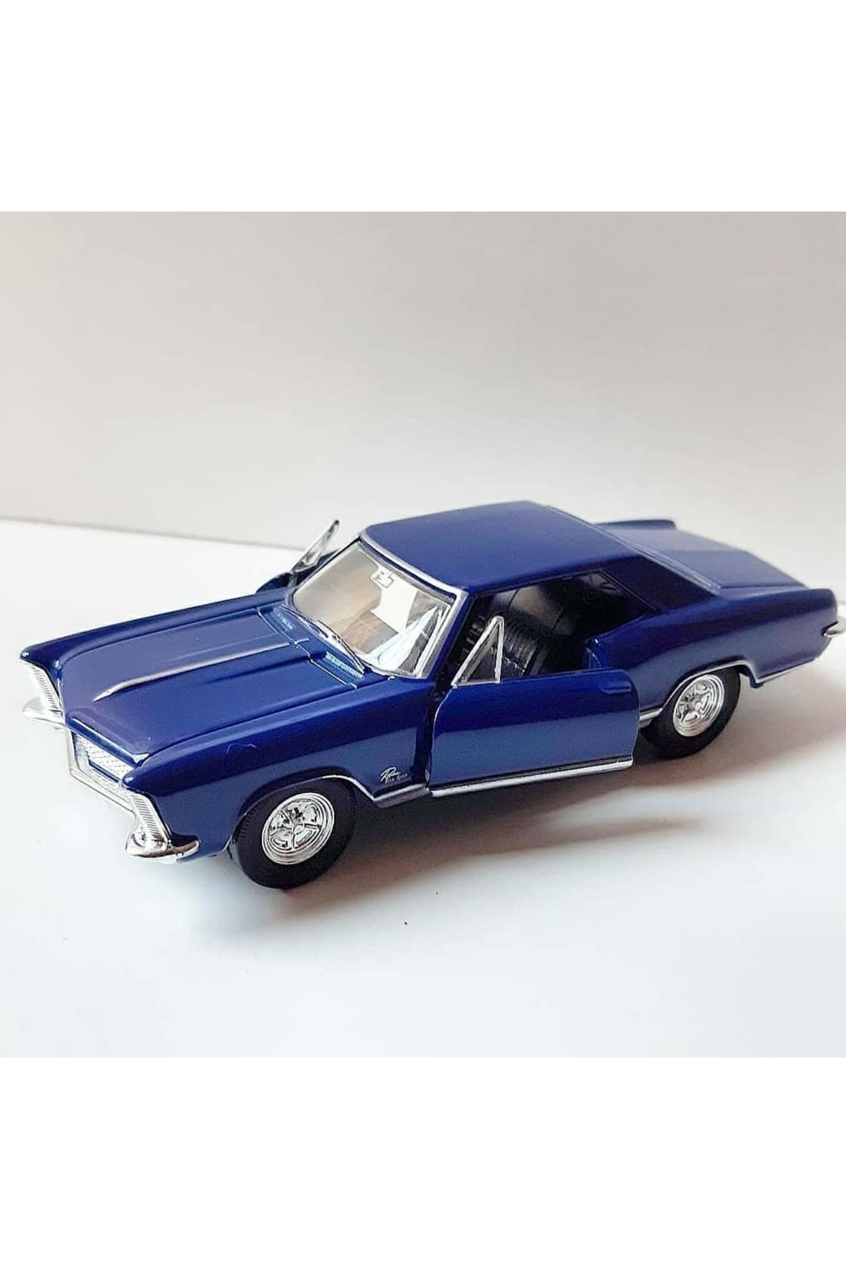 مدل خودرو 1.36 SCALE WELLY BRAND دارای مجوز 1965 BUICK رنگ آبی تیره 12 سانتی متر ماشین فلزی اورجینال WELLY