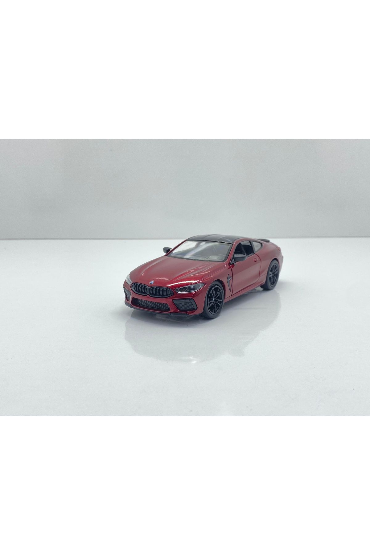 ماشین اسباب بازی BMW M8 رقابت کوپه چک انتشار BMW 8 Serisi