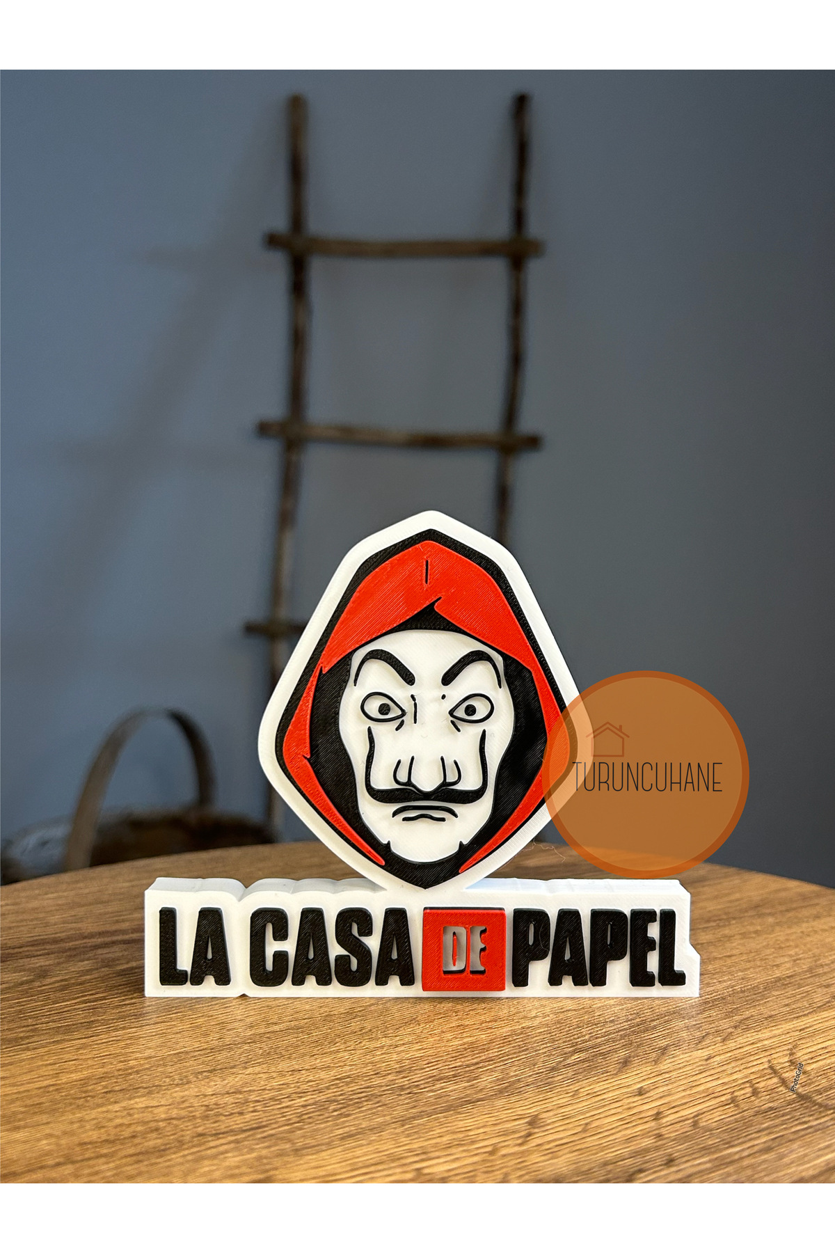 فیگور مجموعه هدایایی تزئین رومیزی لوگو LA CASA DE PAPEL 17 سانتی متر از ترکیه TURUNCUHANE