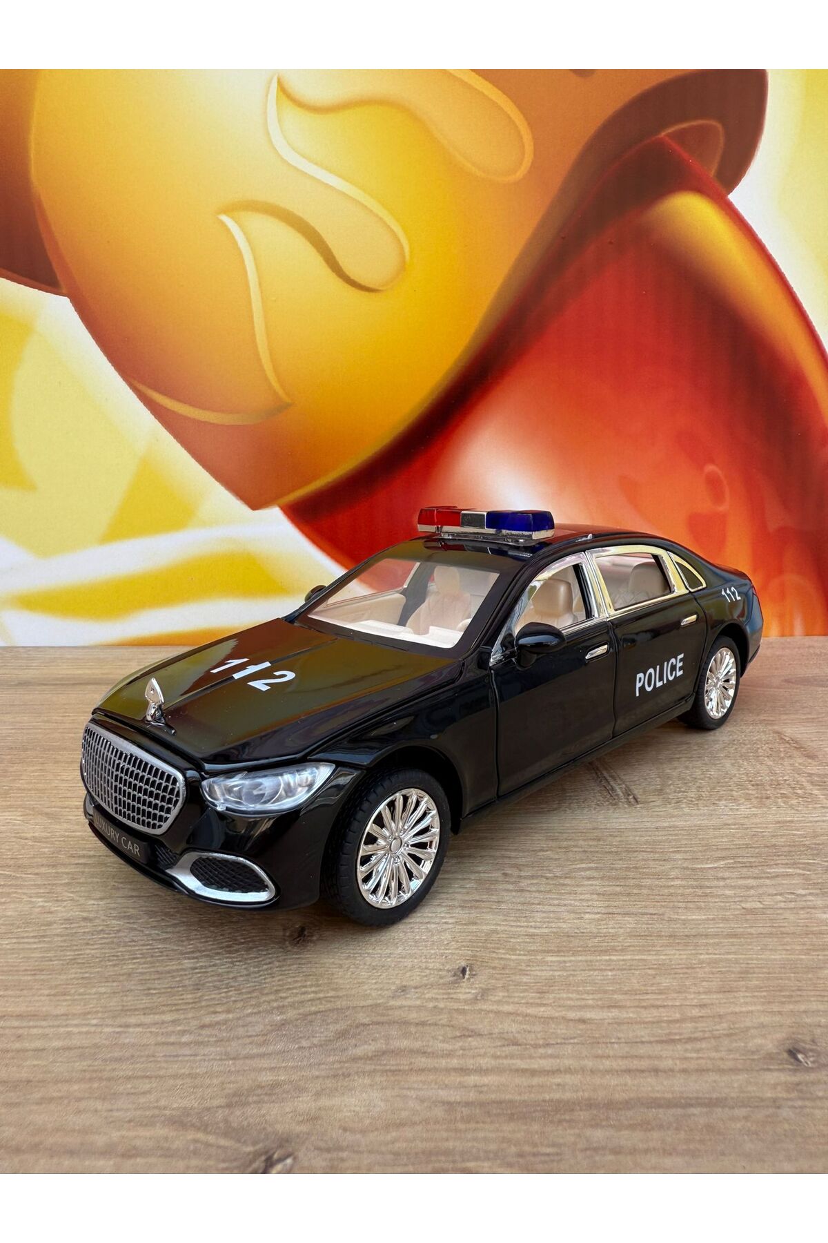 مدل خودرو مرسدس بنز مایباخ S680 پلیس DIECAST 1:24 ماشین فلزی سایز بزرگ با چراغ باز شدن در صندوق عقب اورجینال scntoys