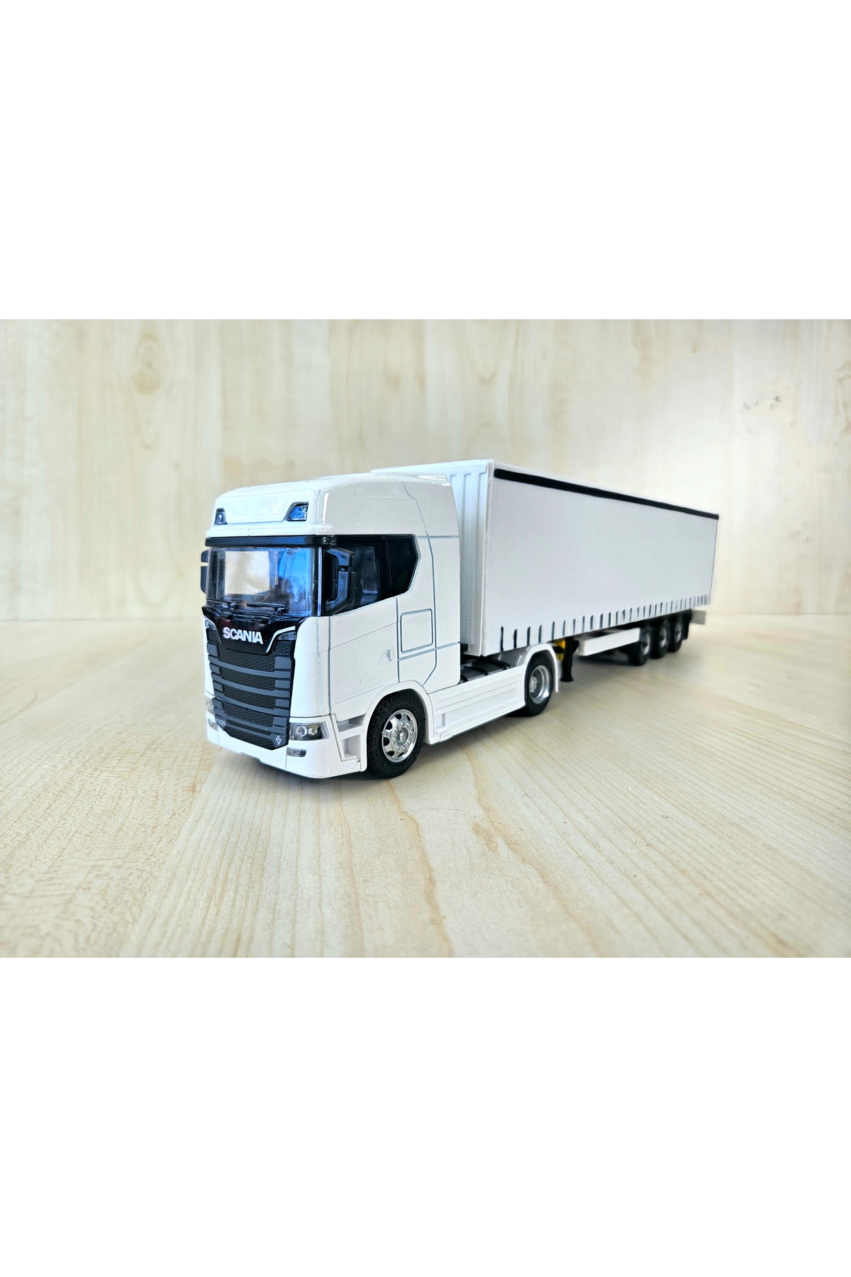 مدل خودرو کامیون SCANIA 770S به طول 33 سانتی متر در مقیاس 1 50 سفید نام شرکت را می توان نوشت اورجینال Maket