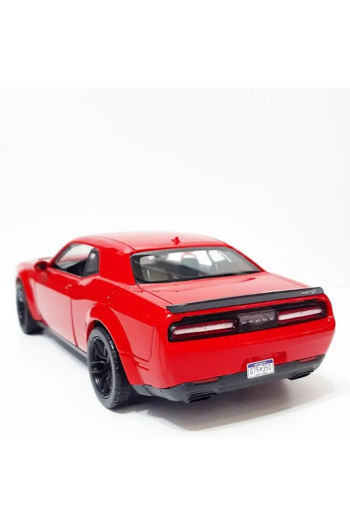 مدل خودرو 1.24 MOTORMAX LICENSED DODGE CHALLENGER رنگ قرمز اورجینال WELLY