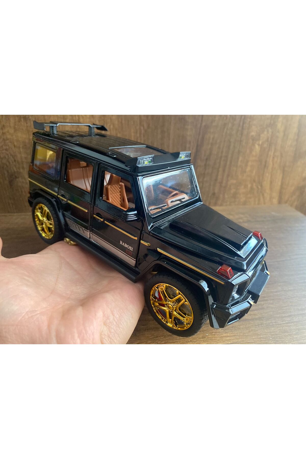 مدل خودرو MERCEDES G65 JEEP DIECAST CAR METAL 6 در باز شدن با چراغ های صوتی G63 اورجینال scntoys