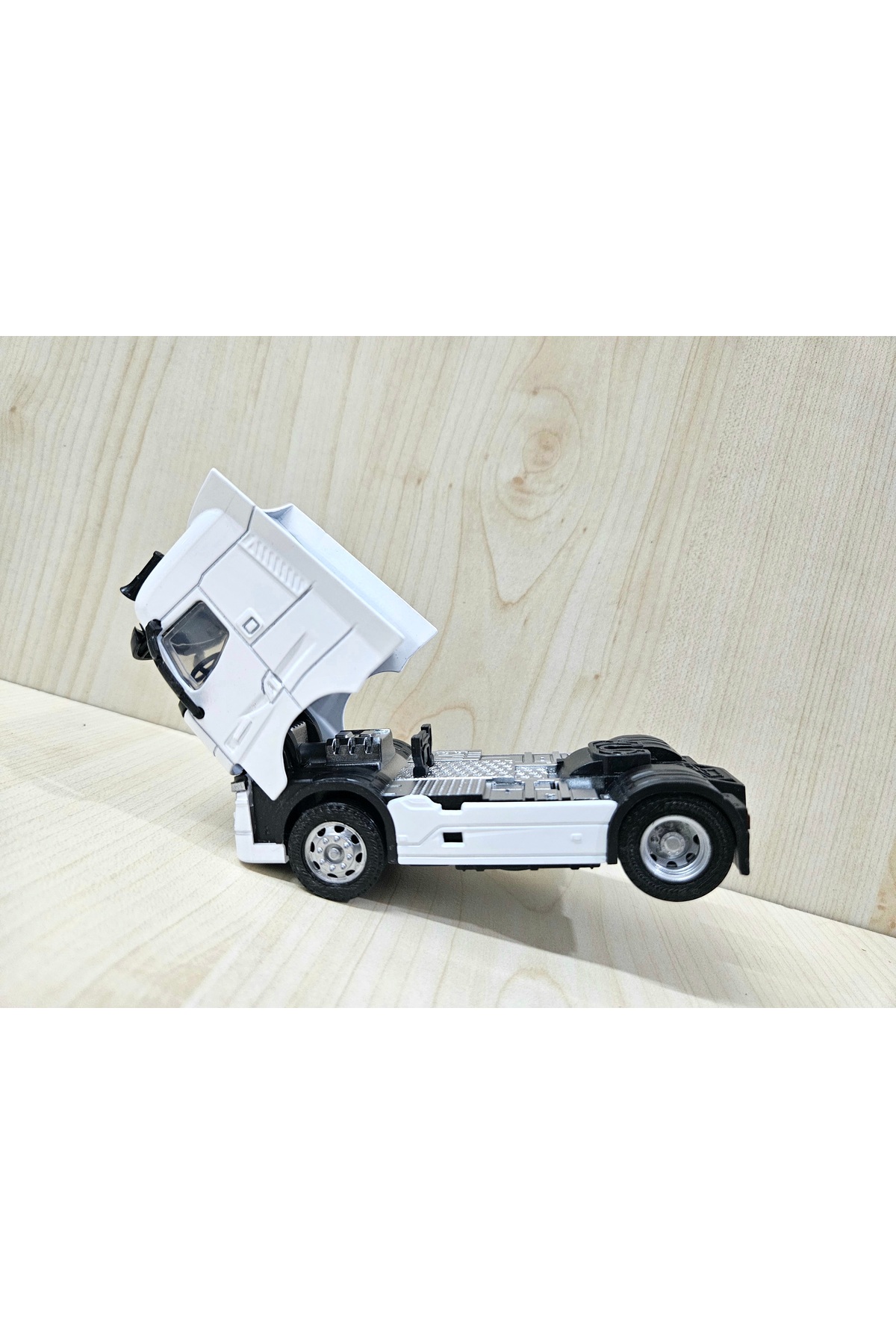 مدل خودرو RENAULT T TRUCK به طول 30 سانتی متر در مقیاس 1 50 سفید نام شرکت را می توان نوشت اورجینال Maket