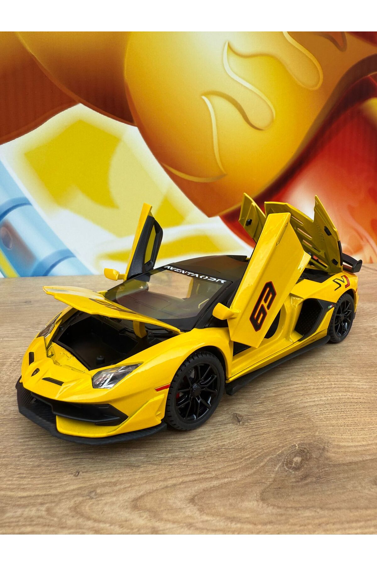 مدل خودرو ماشین LAMBORGHINI AVENTADOR SVJ DIECAST با درهای بازکننده چراغ های صوتی YELLOW اورجینال scntoys