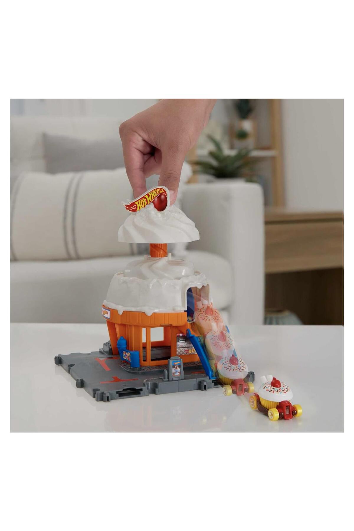 ماشین اسباب بازی سری زندگی شهر HDR24 HKX38 HOT WHEELS