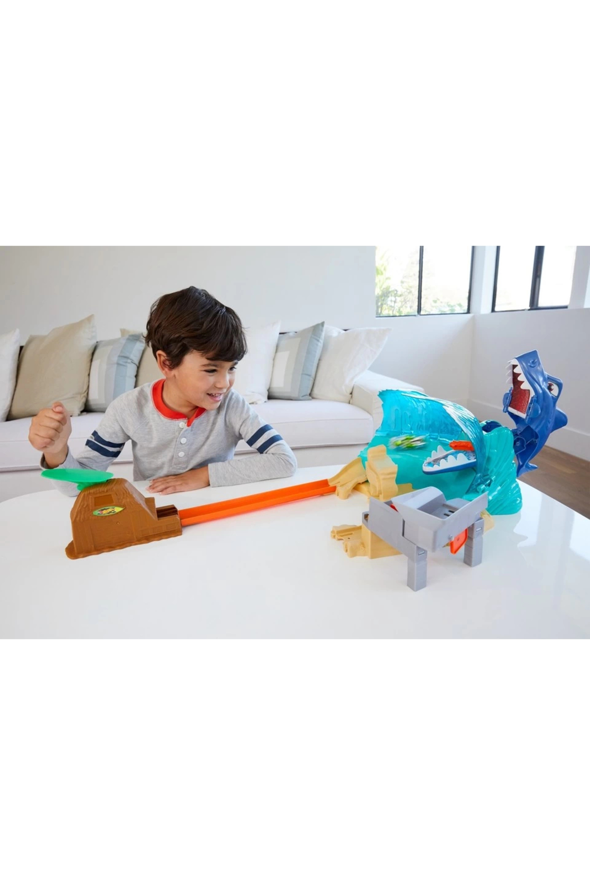 ماشین اسباب بازی ست مسابقه ساحلی کوسه موج‌سواری با لانچر و وسیله نقلیه FNB21 HOT WHEELS