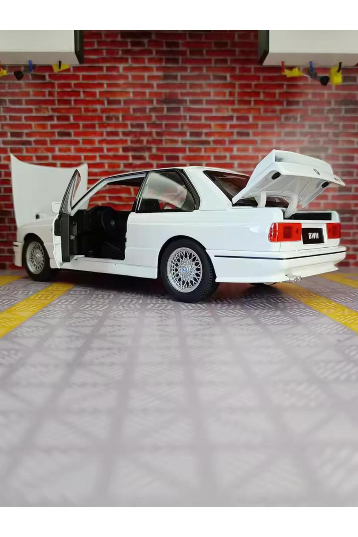مدل خودرو BMW 3 SERIES M3 سفید E30 1988 درهای بازکننده مقیاس 1:24 DIECAST CAR اورجینال scntoys