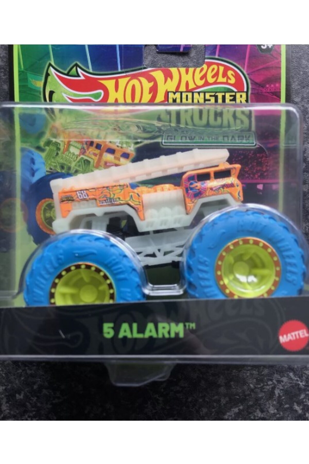 ماشین اسباب بازی کامیون های هیولا در هشدار 5 تاریک می درخشند هات ویلز اورجینال HOT WHEELS