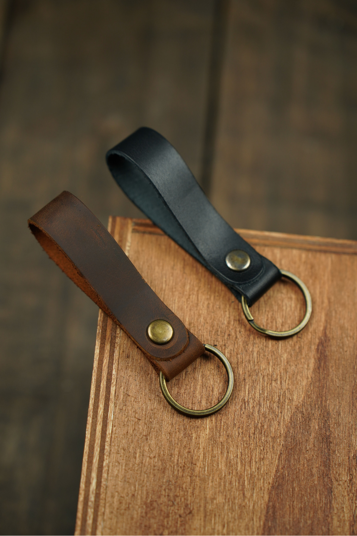 جلیقه کلید جاکلیدی چرم دست ساز شخصی برنزه Atölye Çınar Leather Handmade