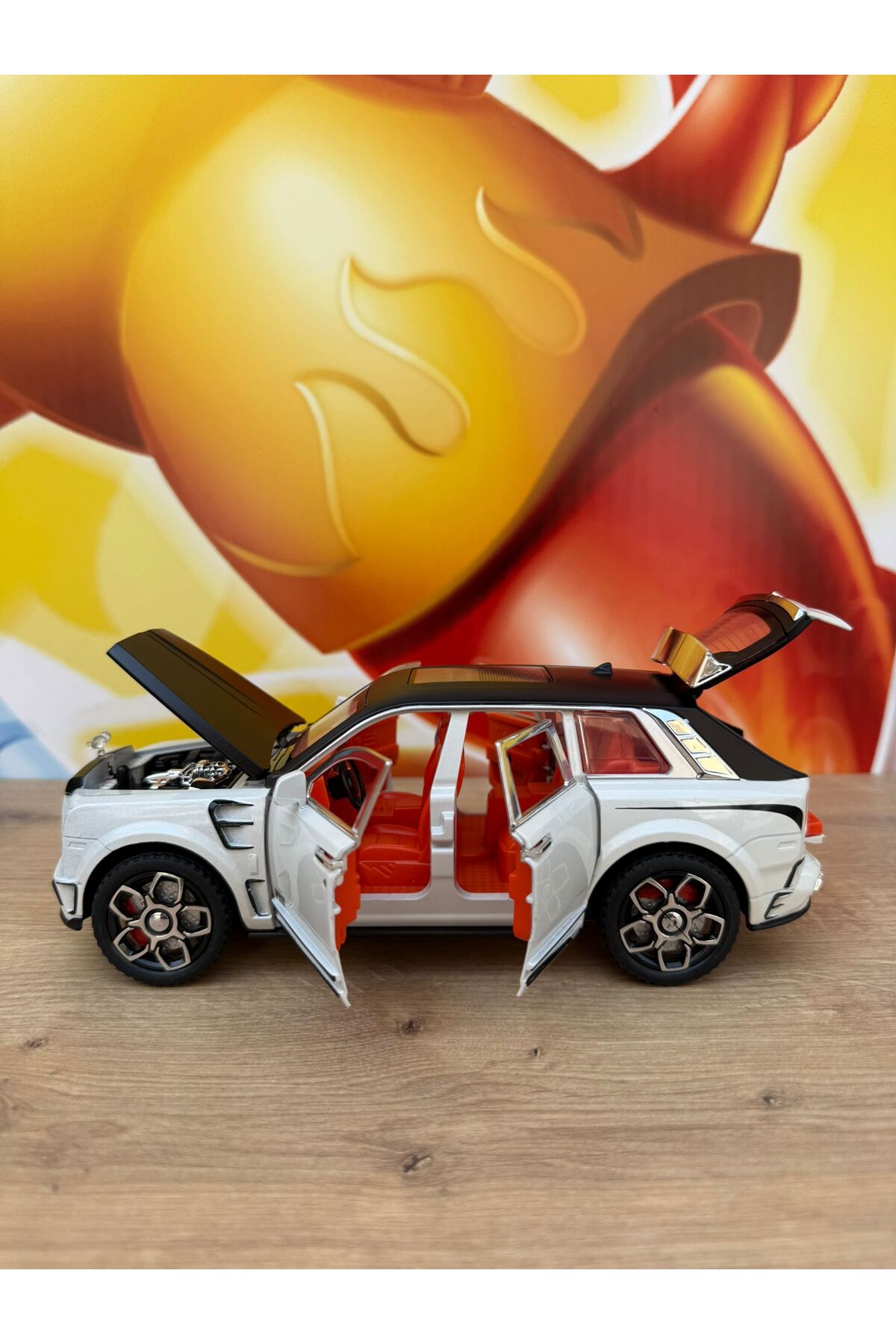 مدل خودرو DIE CAST ROLLS ROYCE SUV متال رولز رویس درهای بازشو نور صدا ماشین 22 سانتی متر اورجینال scntoys