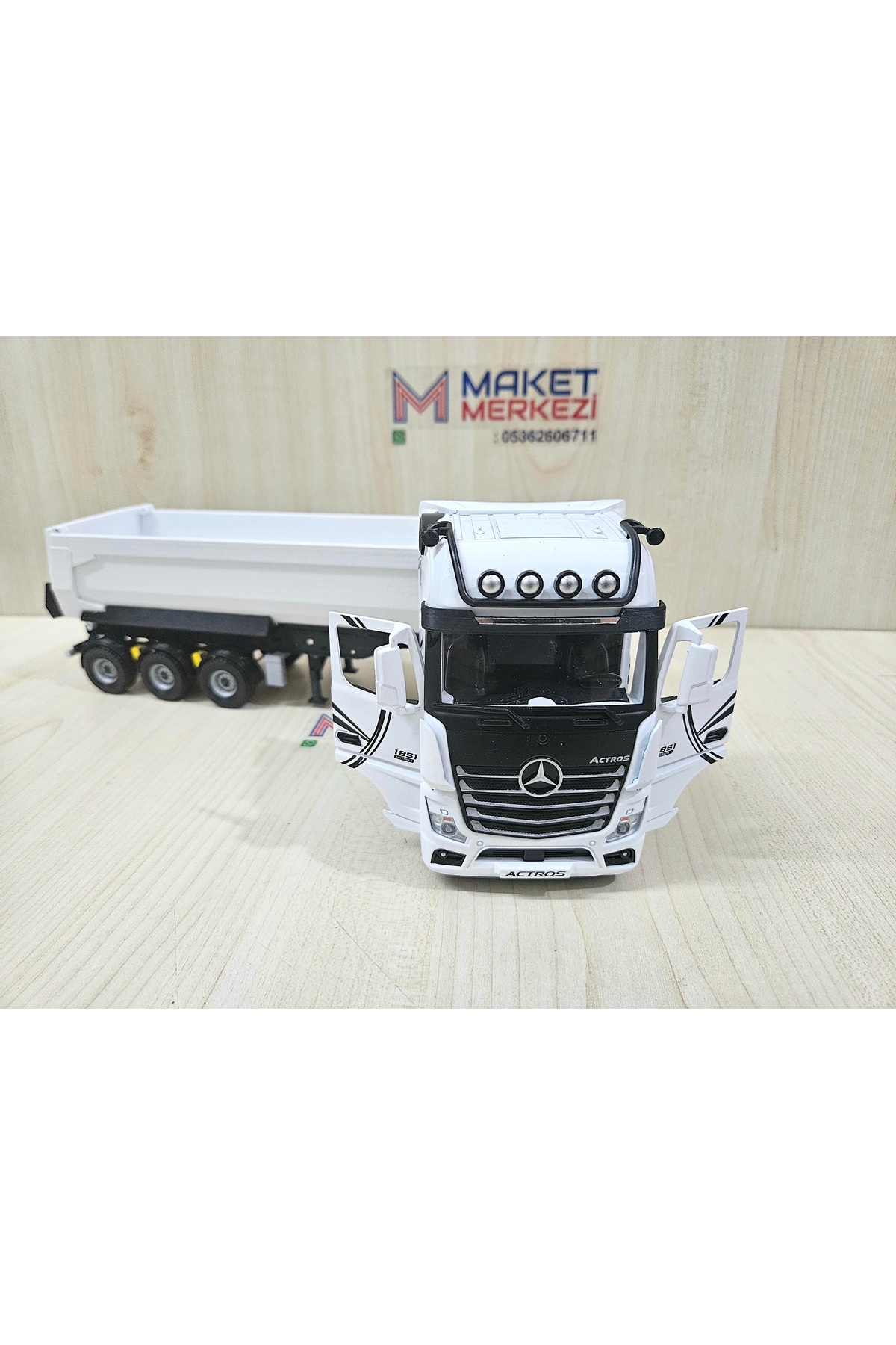 مدل خودرو 35 سانتی متر طول 1 36 MERCEDES ACTROS DUMP TRUCK MODEL نام نوشته شده سفید اورجینال Maket