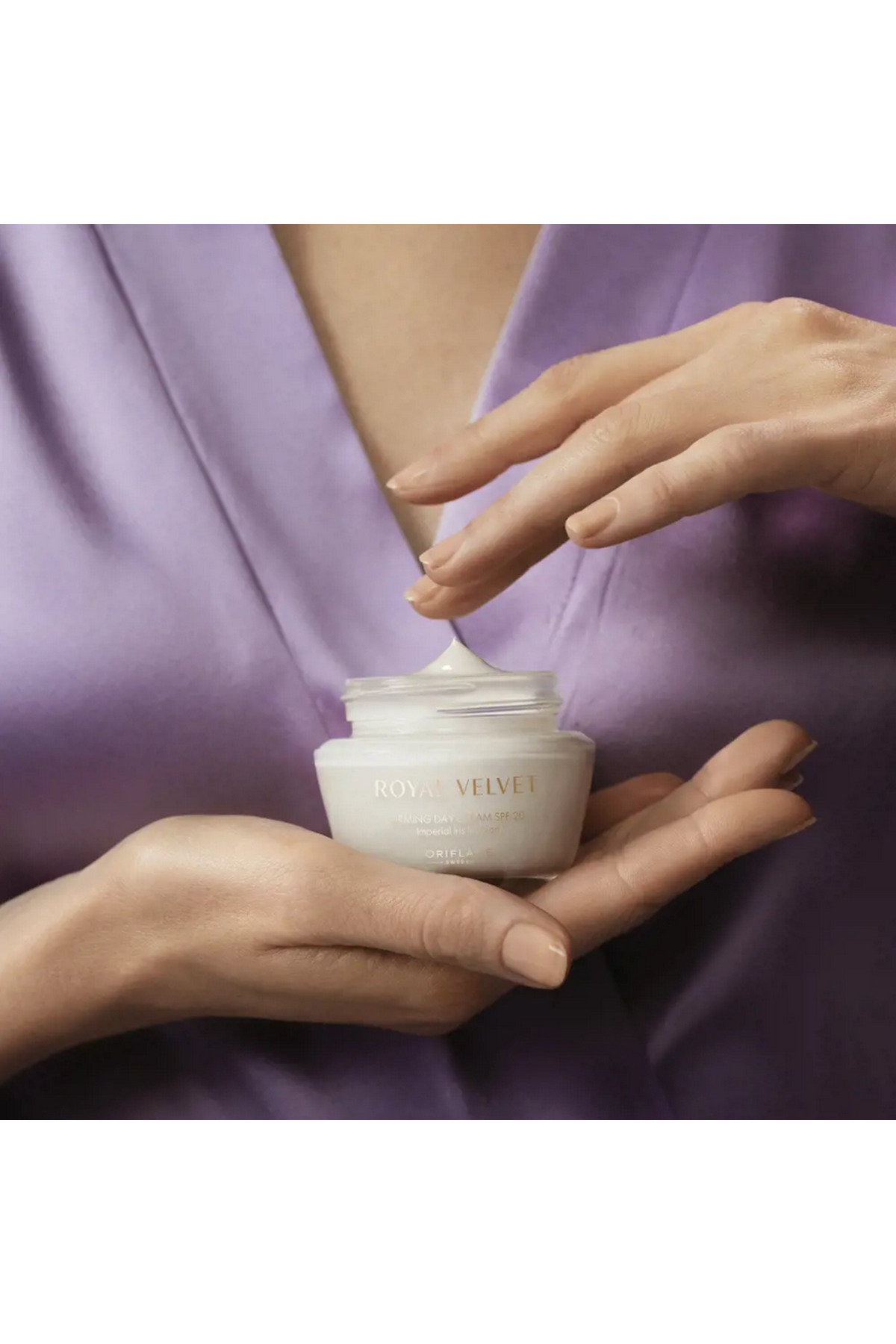 کرم صورت روزانه با اثر سفت کنندگی و مرطوب کنندگی دو برابر با SPF 20 حجم 50 میلی لیتر اوریفلیم Oriflame