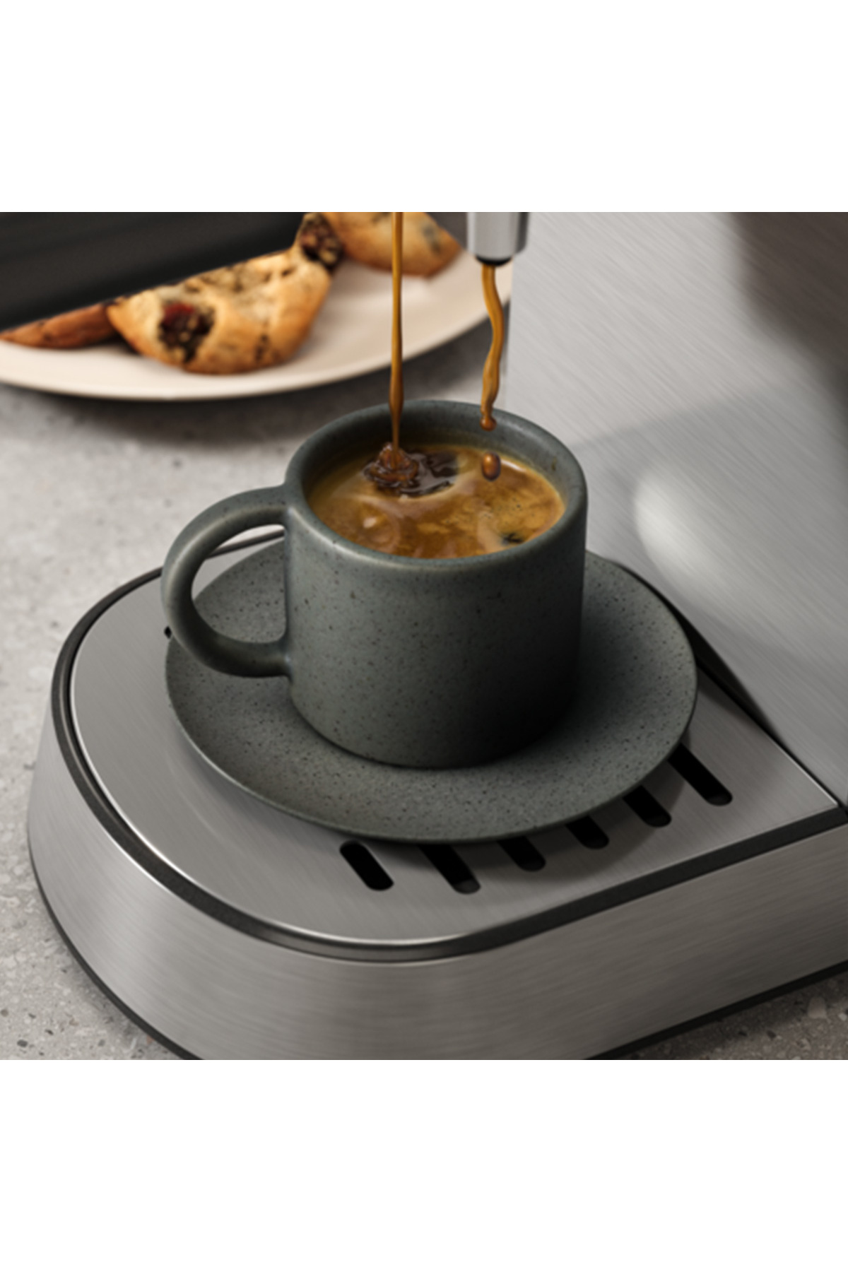دستگاه اسپرسو و کاپوچینو اسپرسوساز E6EC1 6ST EXPLORER 6 فولاد ضد زنگ فناوری کنترل حرارت با کف کننده شیر اورجینال Electrolux