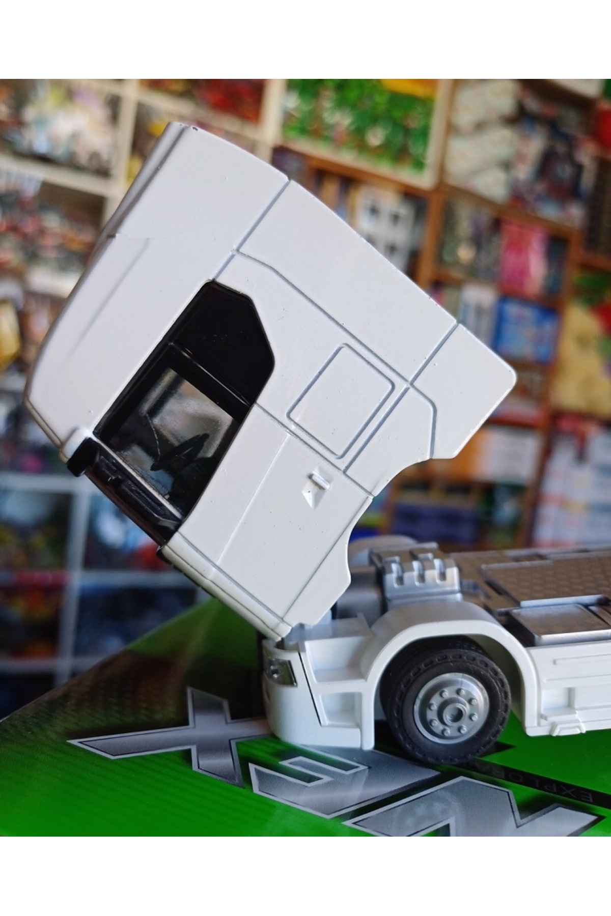 مدل خودرو سر کامیون فلزی SCANIA V8 R730 باز می شود و به جلو رود CARRIER MODEL 1.64 اورجینال Oyuncak Evi