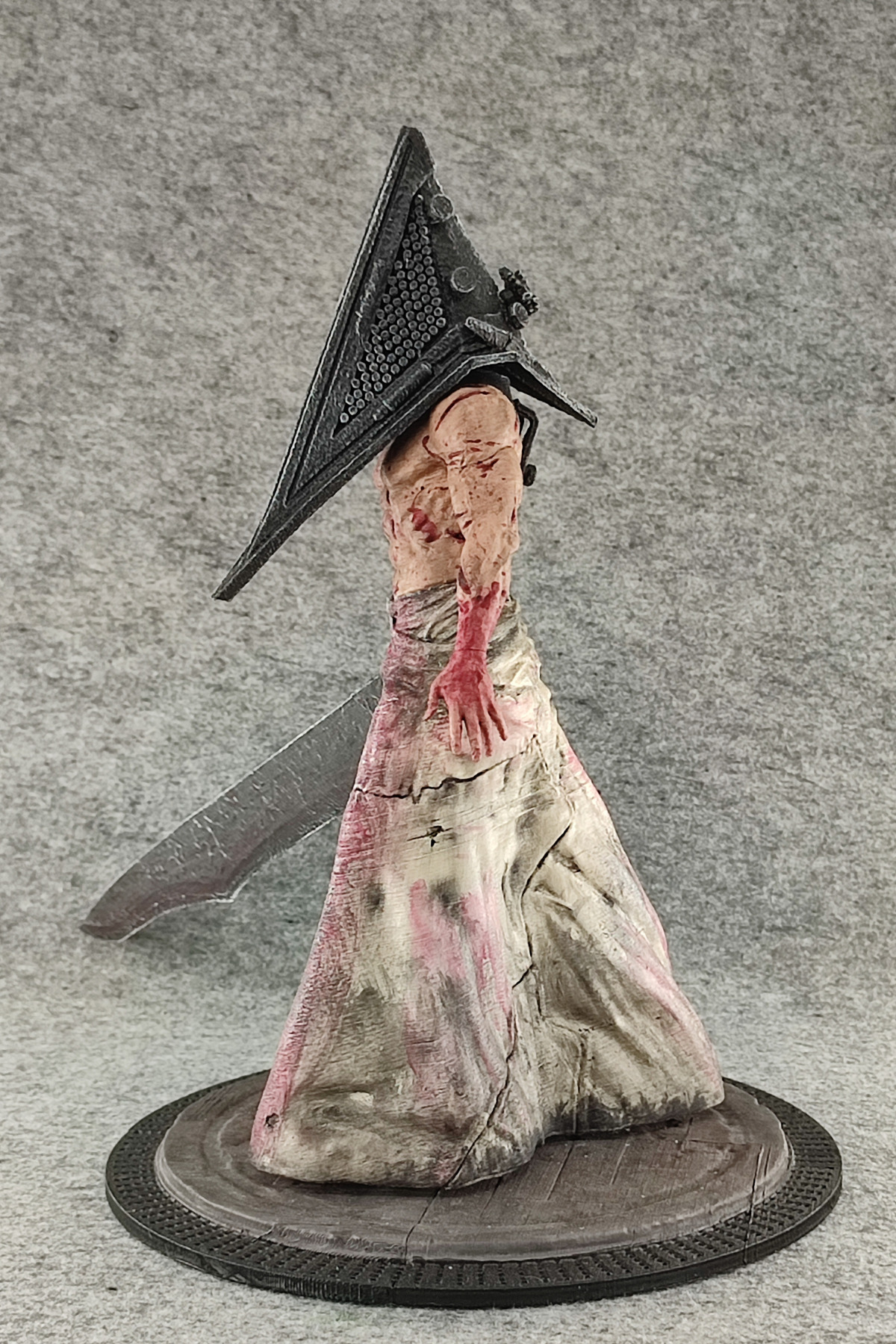 فیگور سر هرم SILENT HILL شکل 27 سانتی متری PWUL WORKS
